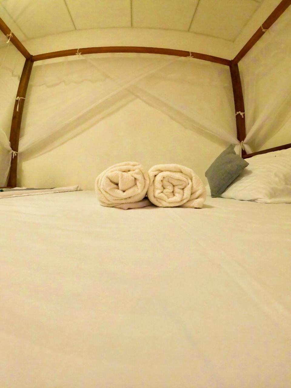Ostello Surf Resort Ahangama Buitenkant foto